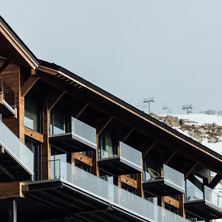 Apartment Arttysur Lux - 4 Bdrm In