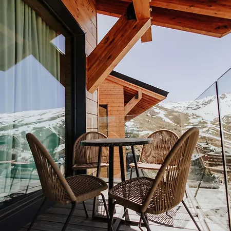 Arttysur Lux - 4 Bdrm In Appartement