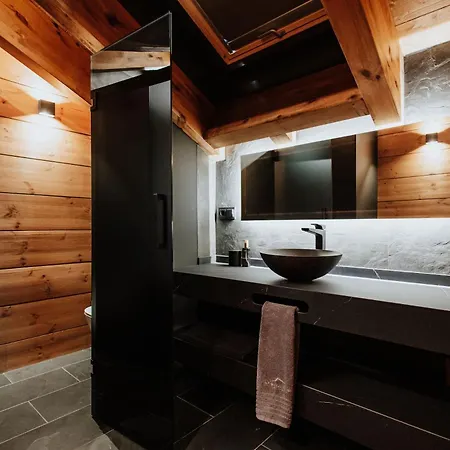 Arttysur Lux - 4 Bdrm In *