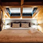 Apartment Arttysur Lux - 4 Bdrm In