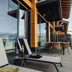 Arttysur Lux - 4 Bdrm In Apartment *