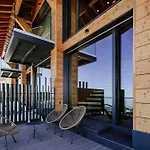 Arttysur Lux - 4 Bdrm In *