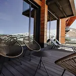 Arttysur Lux - 4 Bdrm In Apartment *
