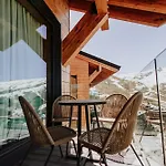 Arttysur Lux - 4 Bdrm In Apartment